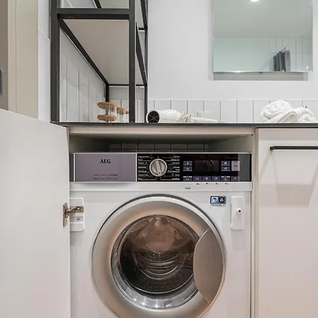 شقة Cohost I Lovely W-balcony And Garage Prkg, By The River Walk فيلنيوس
