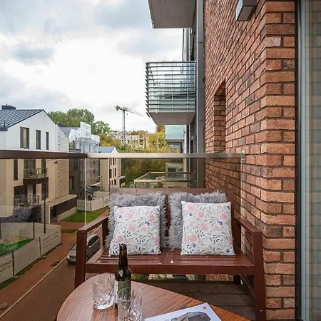 Cohost I Lovely W-balcony And Garage Prkg, By The River Walk شقة