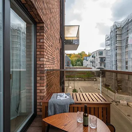 Apartment Cohost I Lovely W-balcony And Garage Prkg, By The River Walk *