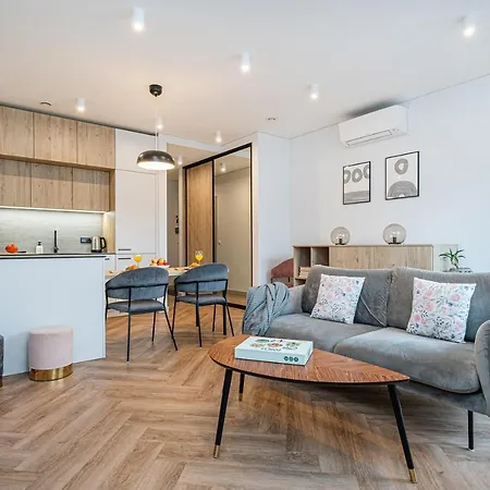 Cohost I Lovely W-balcony And Garage Prkg, By The River Walk ヴィリニュス